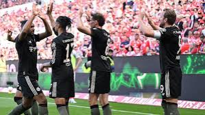 Champions Bayern Munich staged a stunning second-half comeback to beat Mainz 05 in a seven-goal thriller.