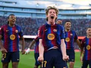 Anthony Gordon scored his first competitive goal for Barcelona as they equalled their best start to a La Liga season with a comfortable victory over Getafe.
