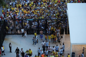 Argentina beat Colombia to win a record 16th Copa America but the game was marred by the kick-off being delayed by 80 minutes because of trouble outside the ground in Miami.