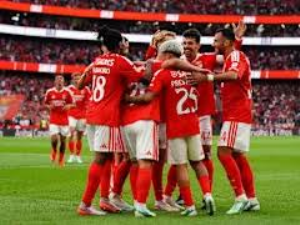Celtic slumped to a fourth defeat in five matches as Benfica swept to a comprehensive Europa League victory in Lisbon.