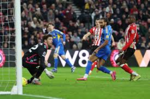 Dominic Calvert-Lewin scored for a sixth Premier League game in a row as Leeds fought back to earn a deserved draw against Sunderland at the Stadium of Light.