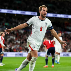 Harry Kane celebrated his record-equalling 125th England cap with two goals in a comfortable Uefa Nations League victory against the Czech Republic at Wembley.