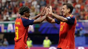 World champions Spain maintained their perfect start to their Nations League campaign with a victory over the Czech Republic in Oviedo.
